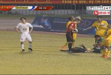 VIDEO: Những pha câu giờ của Đồng Tháp trước HAGL