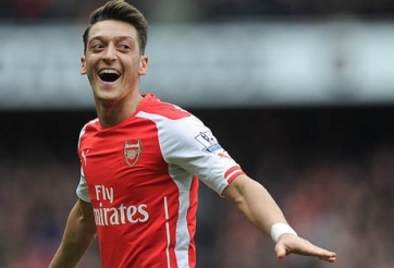 CĐV Arsenal van xin Mesut Ozil ở lại