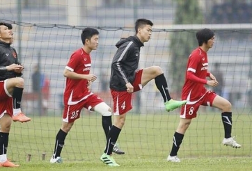 VIDEO: Tuấn Anh và Xuân Trường trong buổi tập đầu tiên cùng ĐTVN