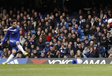 VIDEO: Siêu phẩm sút phạt đẳng cấp của Fabregas vào lưới West Ham