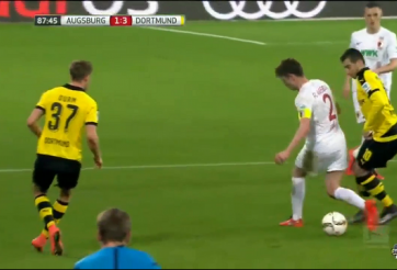 VIDEO: Sao Dortmund 4 lần xỏ háng đối phương trong 1 trận đấu