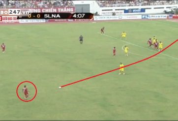 VIDEO: Cú sút phạt cực ảo của King Leandro vào lưới SLNA