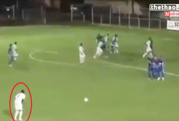 VIDEO: Tình huống lấy đà và sút phạt 'không thể tin nổi'