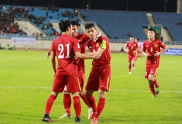 VIDEO: Xuân Trường - Văn Toàn phối hợp đẹp mắt nâng tỷ số lên 3-1 cho ĐTVN