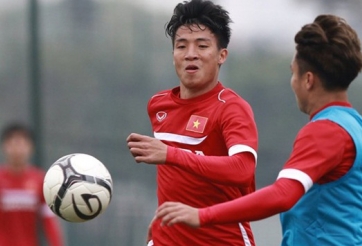 Hậu trường 24/3: Tuyển thủ Việt Nam kiêng nói chuyện với bạn gái