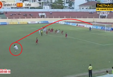 VIDEO: Tiền đạo U19 Viettel tái hiện pha sút phạt để đời của Ronaldinho 2002