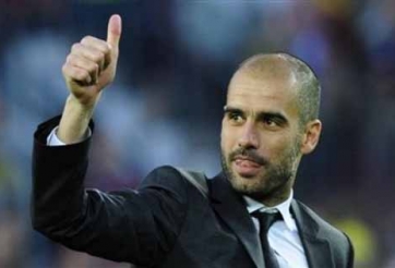 HLV Guardiola thúc giục Man City chiêu mộ sao Arsenal