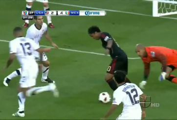 VIDEO: Cựu sao Barca biến hàng phòng ngự tuyển Mỹ thành những gã hề