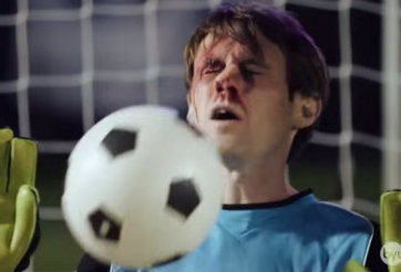 VIDEO: Khi thủ môn thánh nhọ chuyển sang chơi bóng chuyền