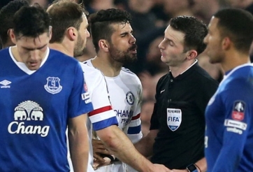 Diego Costa tiếp tục bị phạt vụ cắn người