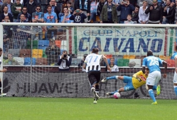 Video bàn thắng: Udinese 3-1 Napoli (Vòng 31 - Serie A)