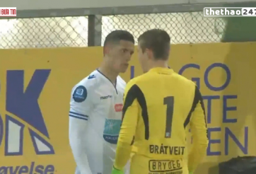 VIDEO: Chiếc thẻ đỏ vô lý vì lỗi... cãi nhau với đồng đội