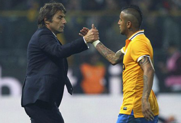 Arturo Vidal úp mở khả năng theo Conte về Chelsea