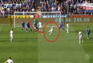 VIDEO: Sigurdsson vô lê đẹp mắt mở tỷ số cho Swansea