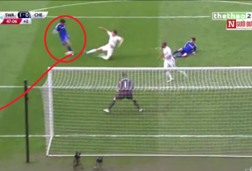 VIDEO: Pha bỏ lỡ đáng tiếc của Pato