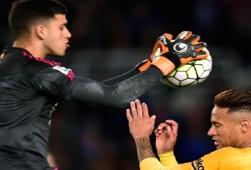 VIDEO: Những pha cứu thua xuất thần của thủ thành Rulli trước Barcelona