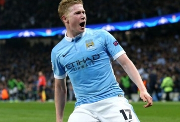 Người hùng của Man City được tôn vinh sau trận đấu