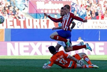 VIDEO: Bàn thắng tinh tế của Torres vào lưới Granada