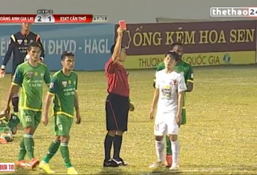 VIDEO: Pha đánh nguội và nhận thẻ đỏ trực tiếp của Minh Vương với Chí Công