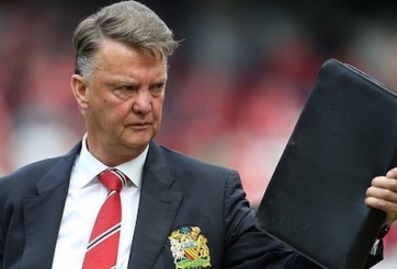 HLV Van Gaal phát biểu lạ về lối chơi của MU