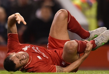 VIDEO: Lovren đau đớn sau tình huống va chạm với cầu thủ Newcastle