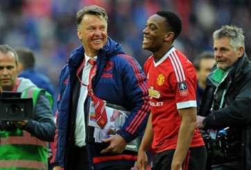 Man Utd: 3 năm cho 1 danh hiệu và hơn thế nữa...