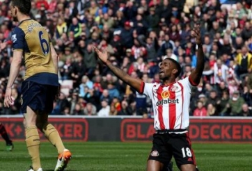 Trọng tài thừa nhận mắc sai lầm có lợi cho Arsenal