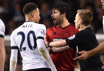 VIDEO: Dele Alli đánh nguội cầu thủ West Brom