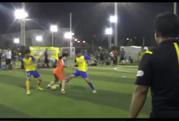 VIDEO: Pha solo ghi bàn đẳng cấp trên sân phủi