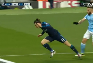 VIDEO: Tình huống Gareth Bale ngã trong vòng cấm Man City
