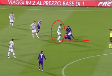 VIDEO: Pogba tinh tế biến 2 cầu thủ đối phương thành gã hề