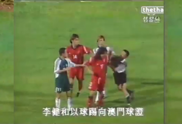 VIDEO: Trọng tài Trung Quốc đấm thẳng mặt cầu thủ vì dám phản đối