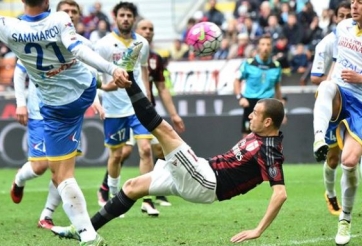 Video bàn thắng: AC Milan 3-3 Frosinone (Vòng 36 - Serie A)