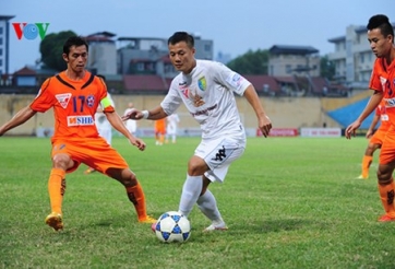 VIDEO: Thành Lương lập siêu phẩm, Hà Nội T&T thắng trận thứ 3 liên tiếp