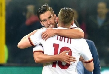 VIDEO: Totti lại sắm vai người hùng của Roma ở tuổi 39