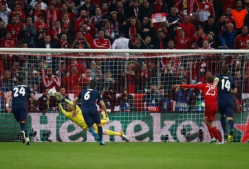 VIDEO: Thủ thành Oblak xuất thần cản phá cú sút penalty của Muller