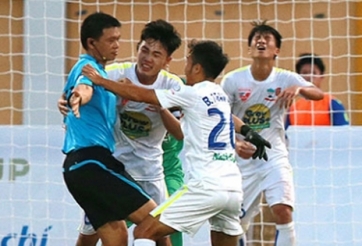 Những trận của HAGL nghi ngờ bị trọng tài xử ép