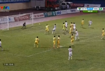 VIDEO: Pha sút phạt thành bàn cực ảo của cầu thủ SLNA trước Thanh Hóa