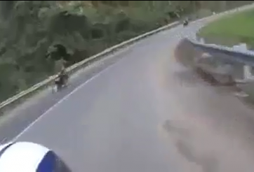 Pha ôm cua gây sốt của chiếc Yamaha Exciter 135cc