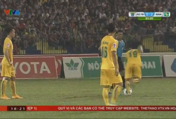 VIDEO: Siêu phẩm sút phạt của Hoàng Thịnh vào lưới SLNA