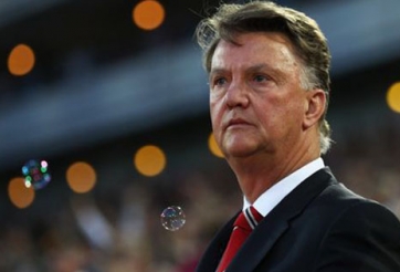 HLV Van Gaal bào chữa gì sau thất bại của Man Utd?