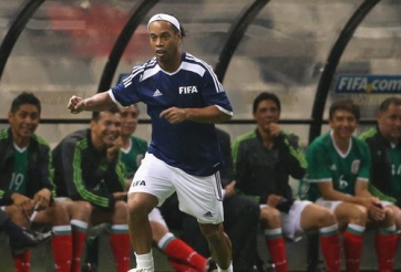 VIDEO: Pha bóng đẳng cấp của Ronaldinho khi tái xuất trước Mexico All-Stars