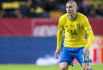 M.U chính thức hỏi mua hậu vệ lạ hoắc