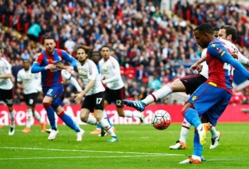 VIDEO: Màn phối hợp ghi bàn đẹp mắt của Crystal Palace vs MU