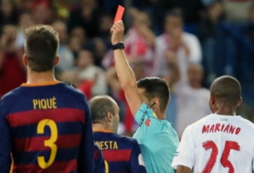 VIDEO: 3 chiếc thẻ đỏ trong trận CK Cup nhà Vua giữa Barca vs Sevilla