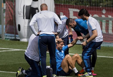 Nóng: Ronaldo dính chấn thương, nguy cơ lỡ CK Champions League