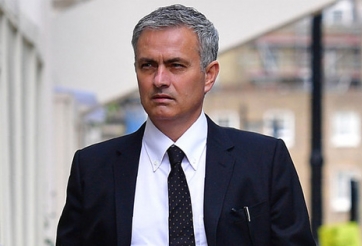 Lộ diện bản hợp đồng đầu tiên của Jose Mourinho