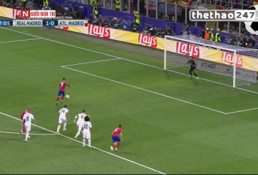 VIDEO: Tình huống sút hỏng pen đáng tiếc của Griezmann