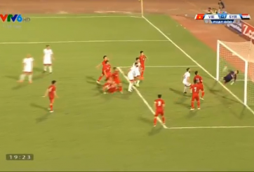 VIDEO: Nguyên Mạnh phản xạ cứu thua tuyệt vời cho ĐT Việt Nam