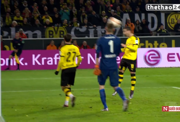 VIDEO: Màn chơi bóng đồng đội của cầu thủ Dortmund và cái kết